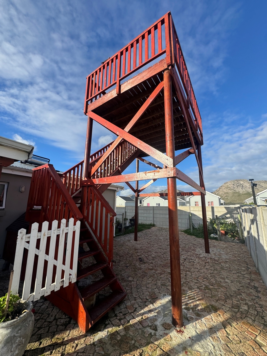 2 Bedroom Property for Sale in Gansbaai Central Western Cape